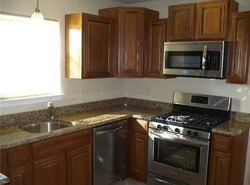 3rd image of 115 Cameron Dr