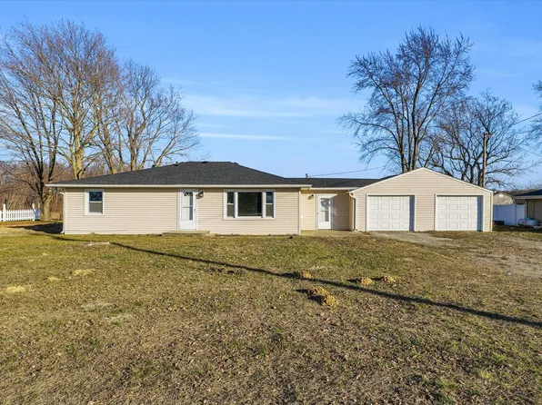 2232 N State Route 1, Watseka, IL 60970