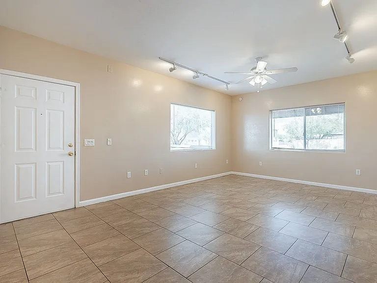 638-642 E. Lester St. ( 638, 640, 642 ) — Photo 3