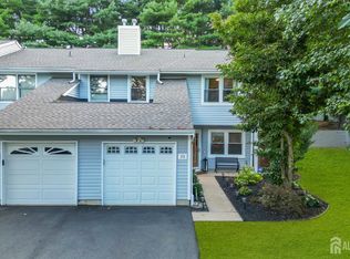 75 Woodmere Dr, Parlin, NJ
