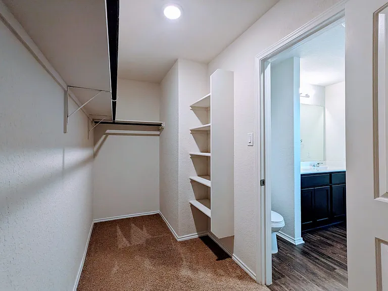 121 Dylan Dr — Photo 13