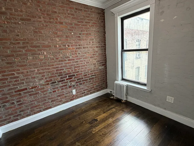 346 E 18th St #2A — Photo 5