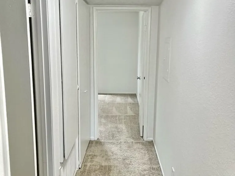 Royal Oaks Apartments in Bermuda Dunes — Photo 11
