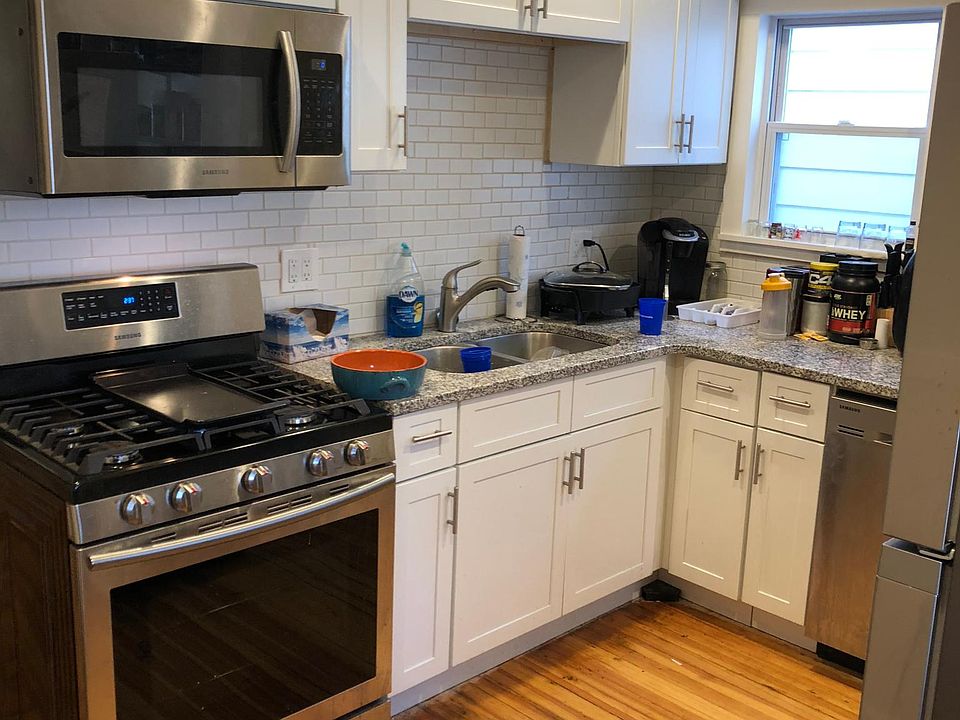 1st image of 327 Ontario St