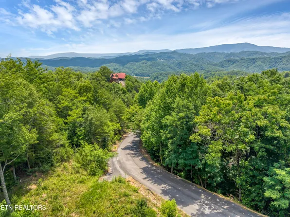 108 Smoky Vista Way, Sevierville, TN 37862