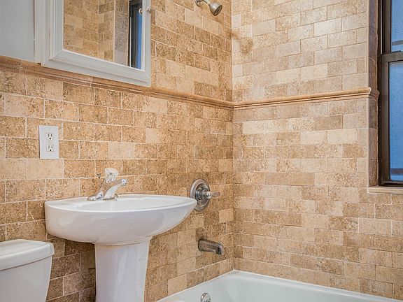 5th image of 46 Broadway #3