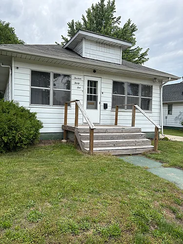 1331 Bissell St Photo 1