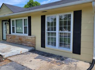 6913 Watson Ln, Louisville, KY 40272