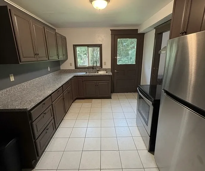 26 Hall St #2 — Photo 3