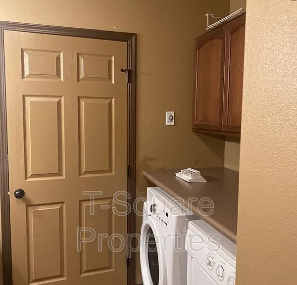 9505 NE 180th St #102 — Photo 11