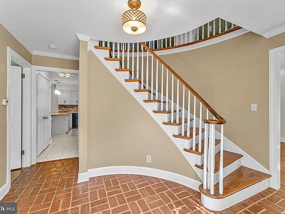 3rd image of 1192 Riviera Blvd