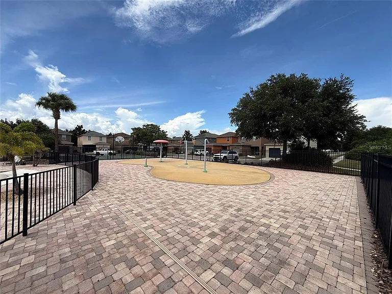 9154 Hillcroft Dr — Photo 55