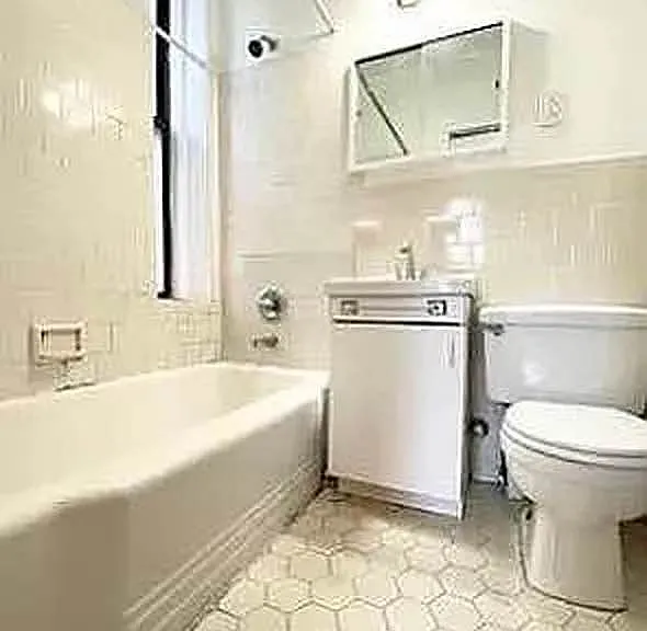 101 W 68th St #4A — Photo 11