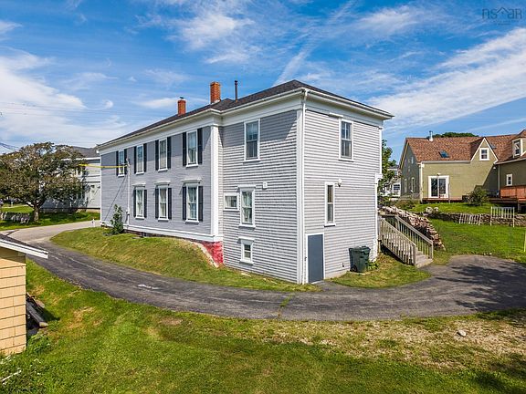 3rd image of 3414 Main Shore Rd