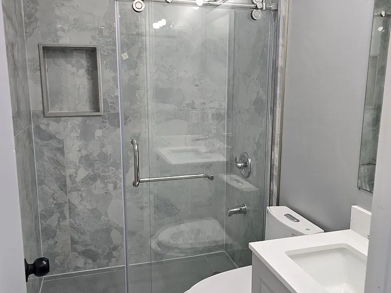 306 Bessborough Dr — Photo 3