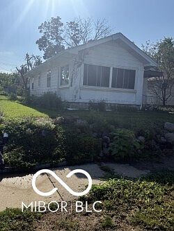 3rd image of 221 S 6th Ave