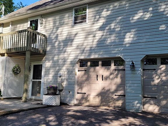 3rd image of 202 Trapper Springs Cir