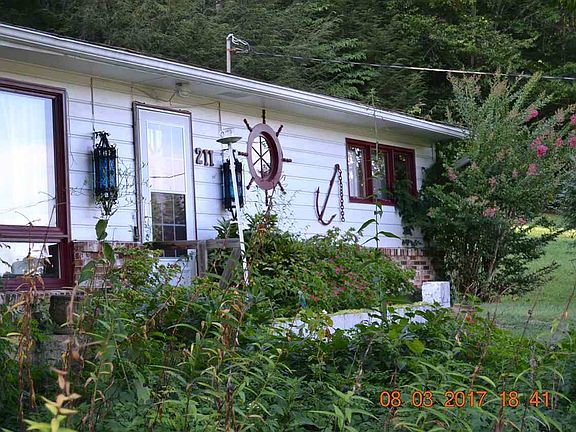 3rd image of 211 Russell Dr