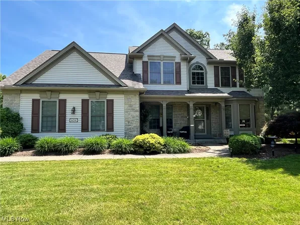 604 Continental Dr, Medina, OH 44256