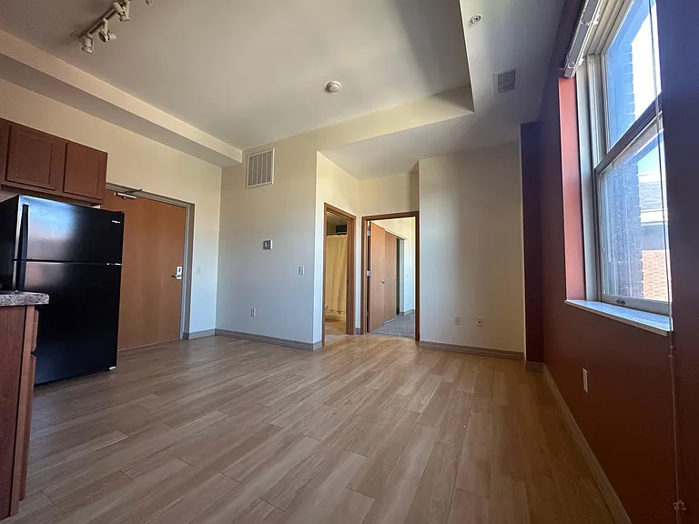 Abbott Apartments — Photo 27