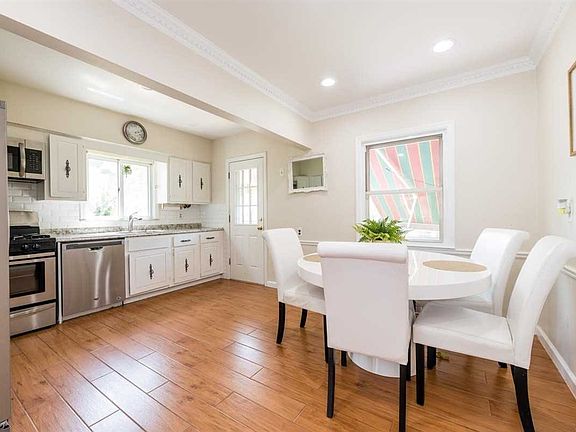 5th image of 31 Kingston St