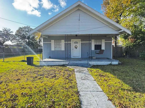 1508 Nall St, Port Neches, TX 77651