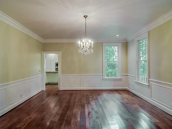 4th image of 523 Belle Meade Blvd