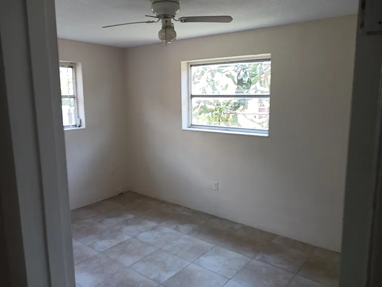 560 NE 143rd St — Photo 22