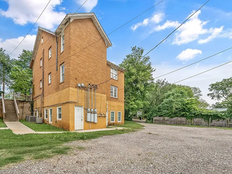 132 Rowland Pl — Photo 17