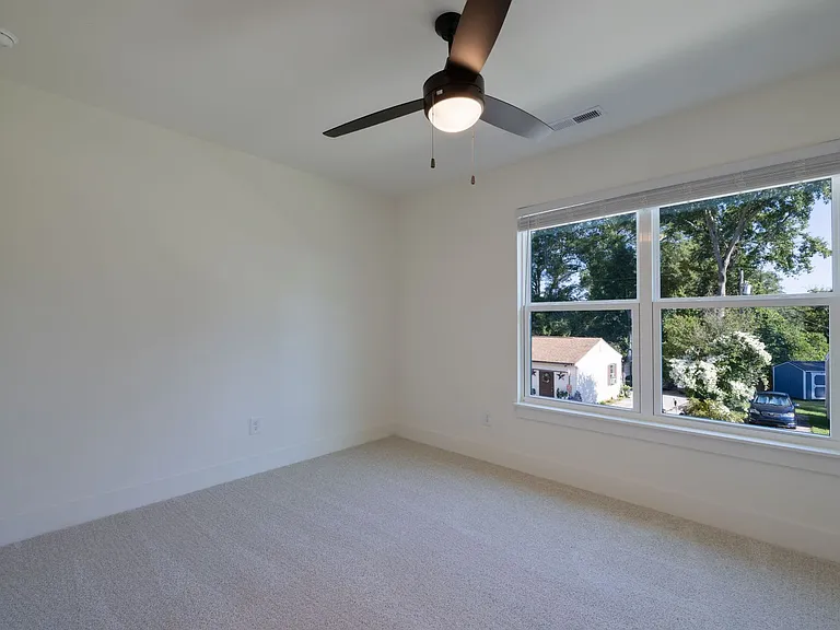 101 Spencer St — Photo 13