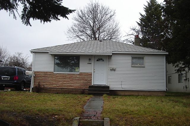1st image of 3117 E Carlisle Ave