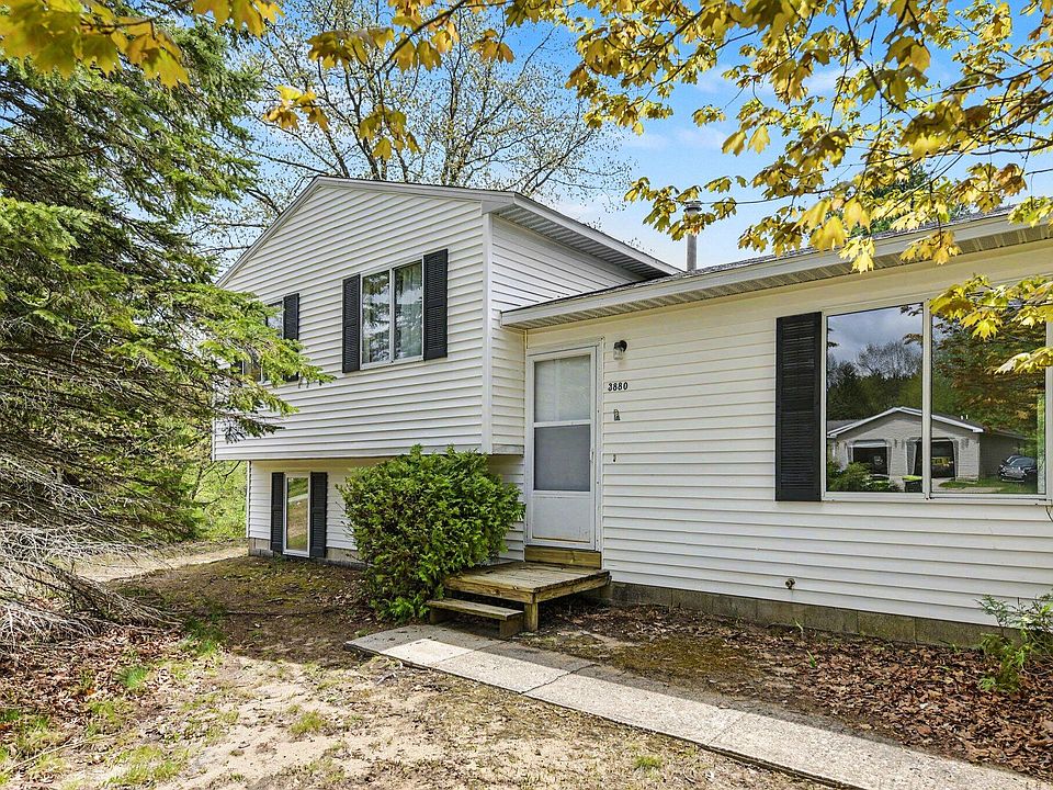 1st image of 3880 Whispering Oaks Dr
