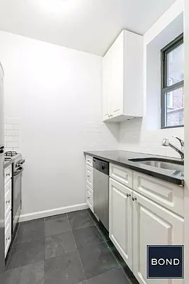 Rented by Bond New York | media 18