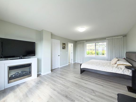 5th image of 10460 Slatford St