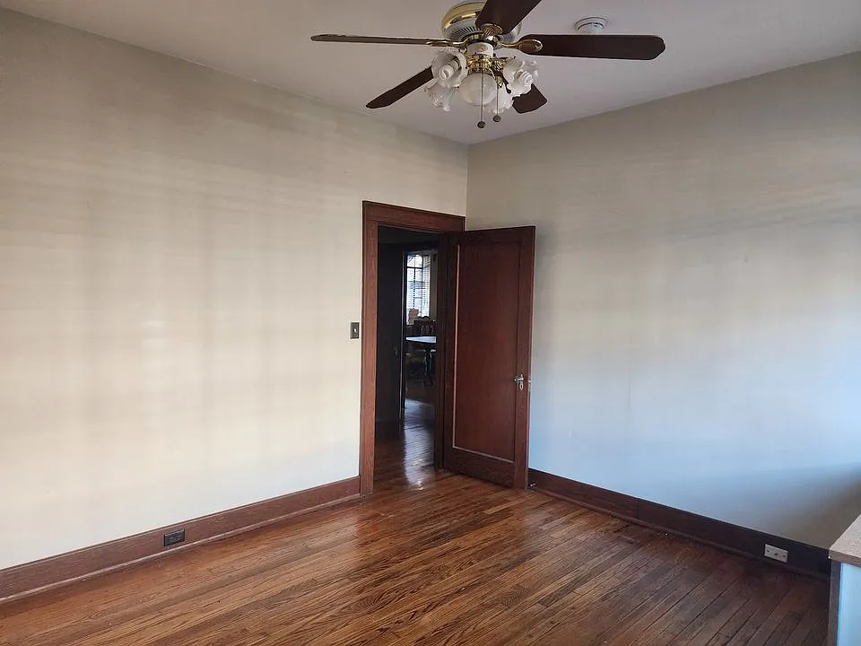 3 bed, 2140 sqft, $800 — Photo 2