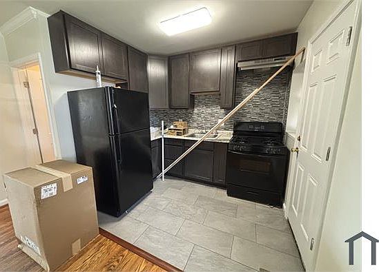 5th image of 4102 White Ave
