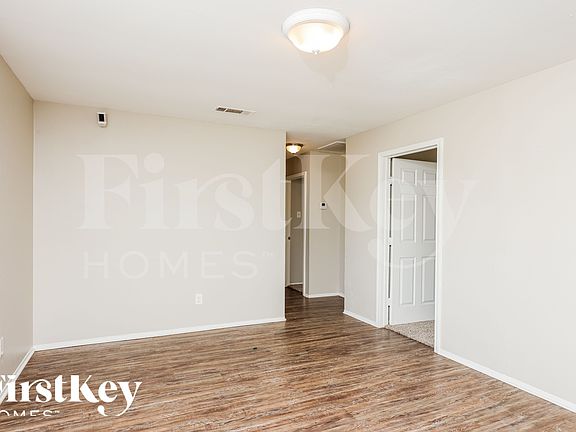 4th image of 6476 La Grange Cir