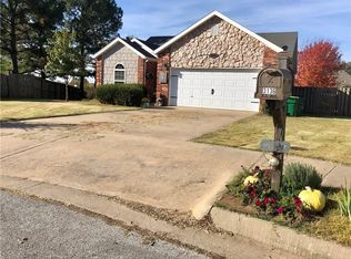 3136 Choctaw Pl, Springdale, AR 72764