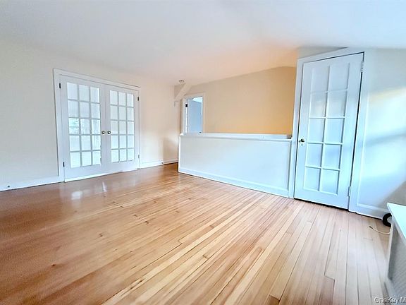 2nd image of 1306 Henry Ave #2