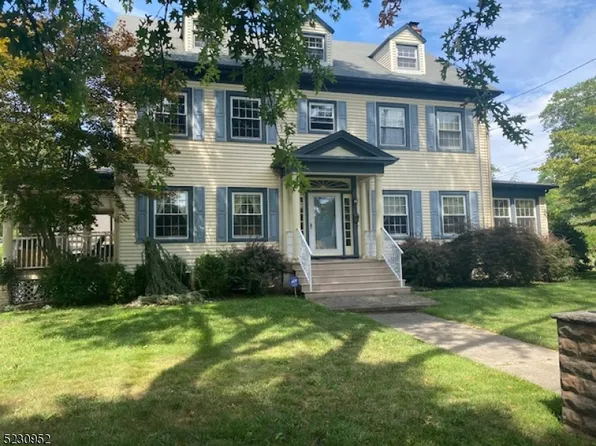 541 W Lake Ave, Rahway City, NJ 07065