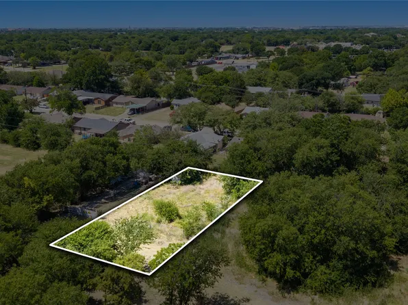 1825 Avenue C, Grand Prairie, TX 75051