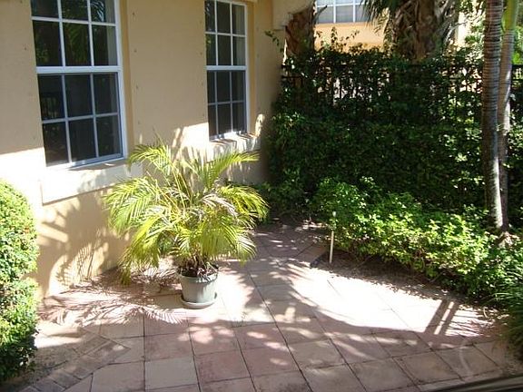 4th image of 2536 Gardens Pkwy