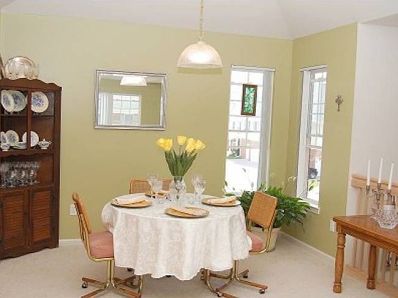 5th image of 778 Amberly Dr