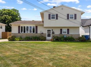 7520 Goldenrod Dr, Mentor On The Lake, OH 44060