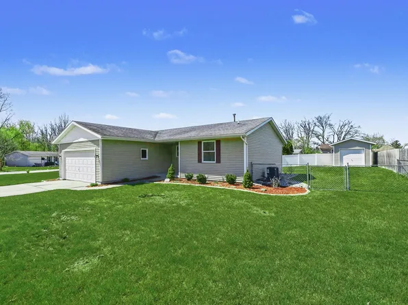 935 N Park Ct NE, Grand Rapids, MI 49525