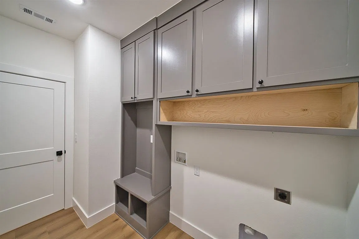 3 bed, 1703 sqft, $2,195 — Photo 2