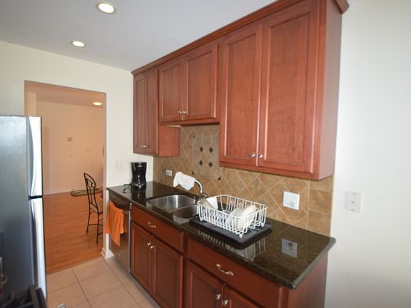 5th image of 631 Hapsfield Ln APT 106
