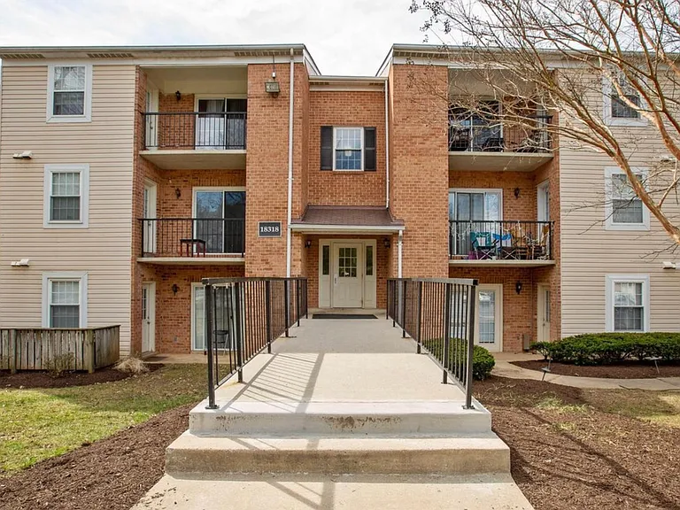 18318 Streamside Dr #202 — Photo 1