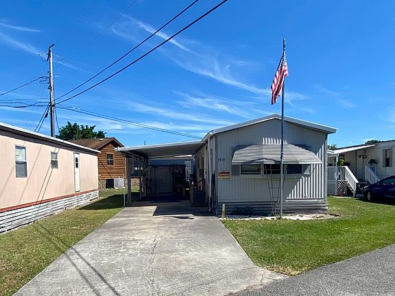 3rd image of 3531 Entrance Dr
