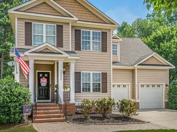 2300 Larkhaven Court, Fayetteville, NC 28303